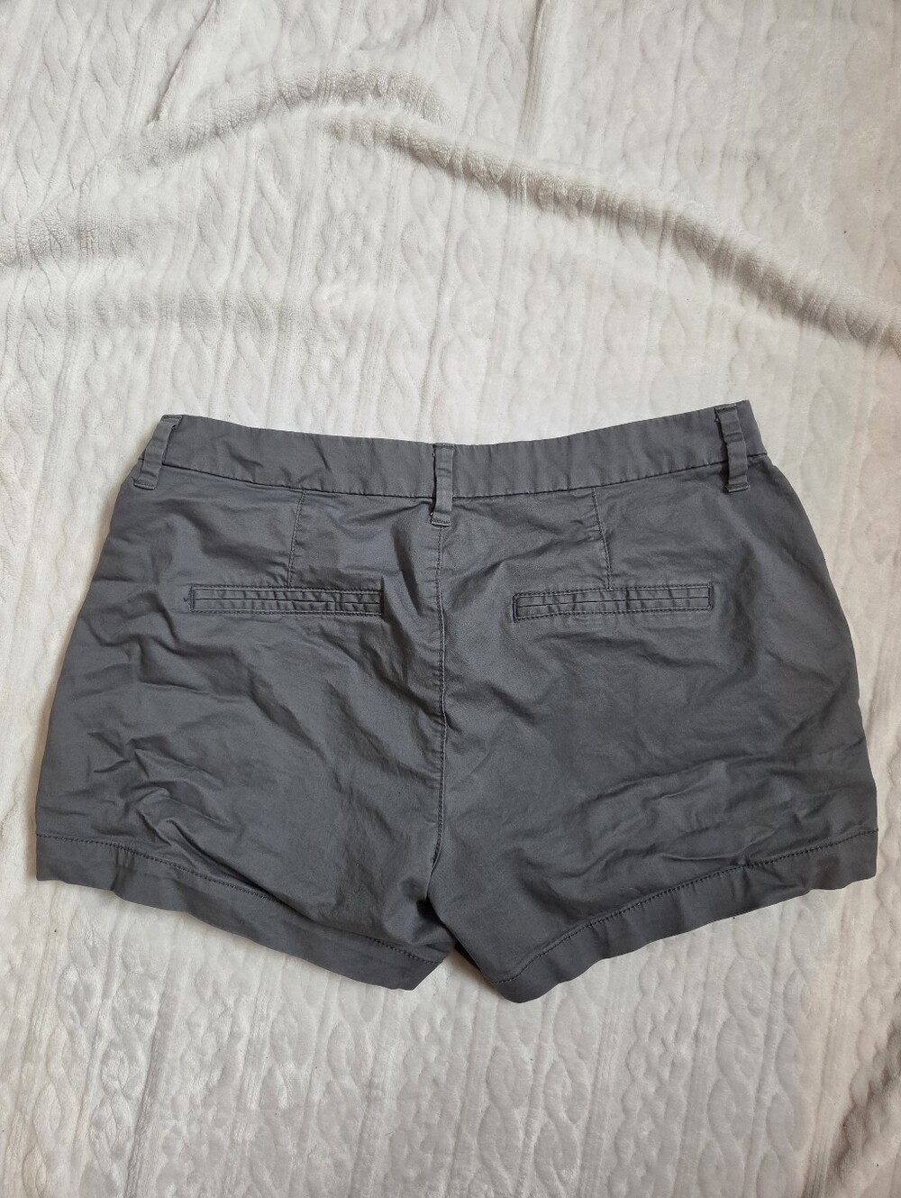 Old Navy Everyday Short Summer Vacation Casual Gray Shorts Size 6 - Picture 2 of 4
